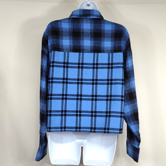 Forever 21 blue and black Medium Flannel button down Shirt - Picture 5 of 9